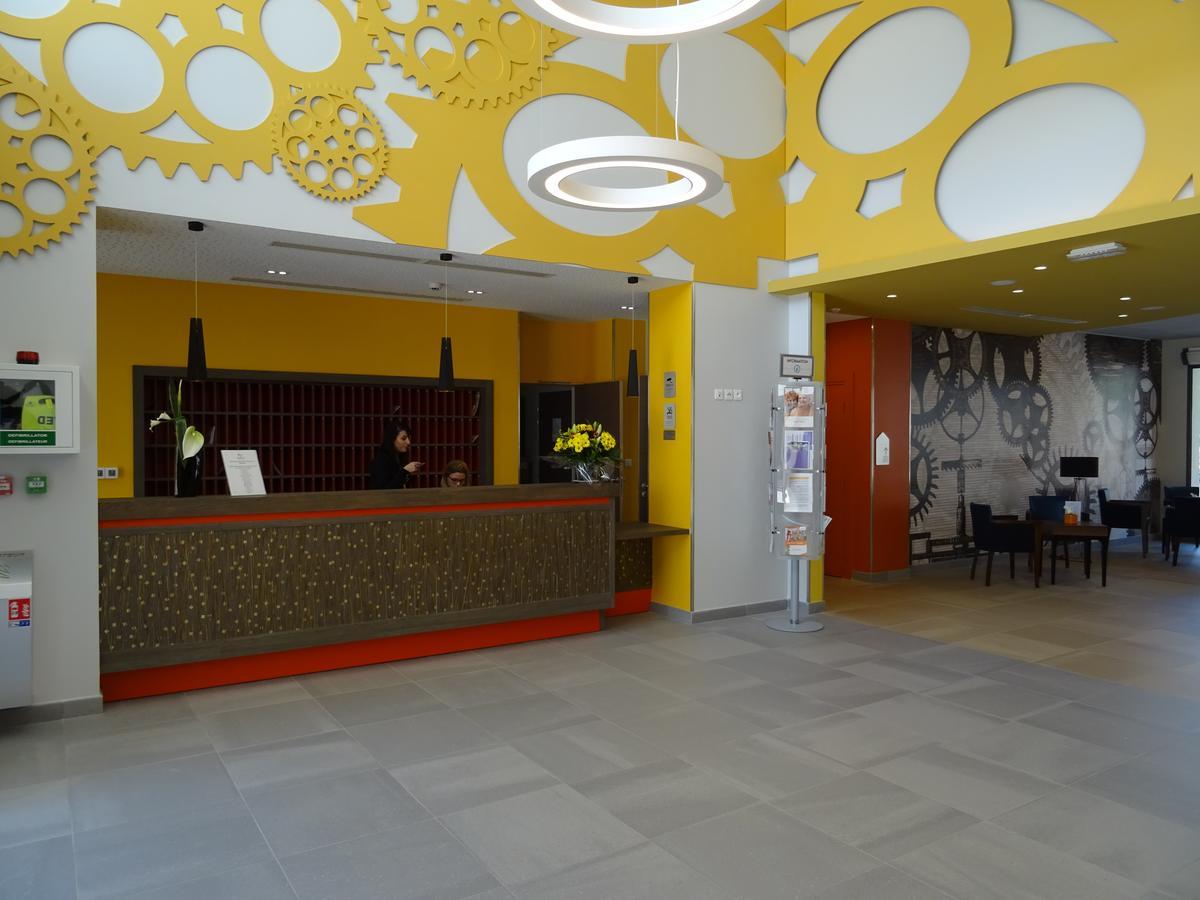 Domitys L'Art Du Temps Aparthotel Besancon Exterior photo